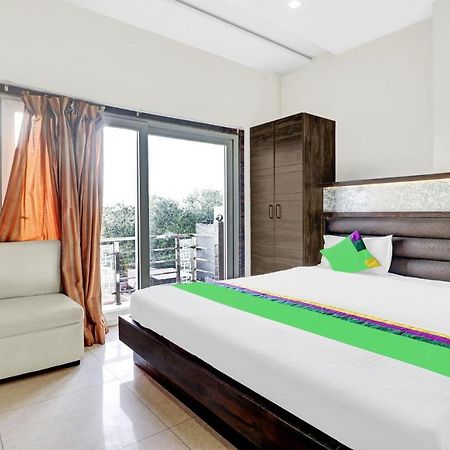 Itsy Hotels Anjali Mahal 500, Mtrs From Mathura Railway Station 외부 사진