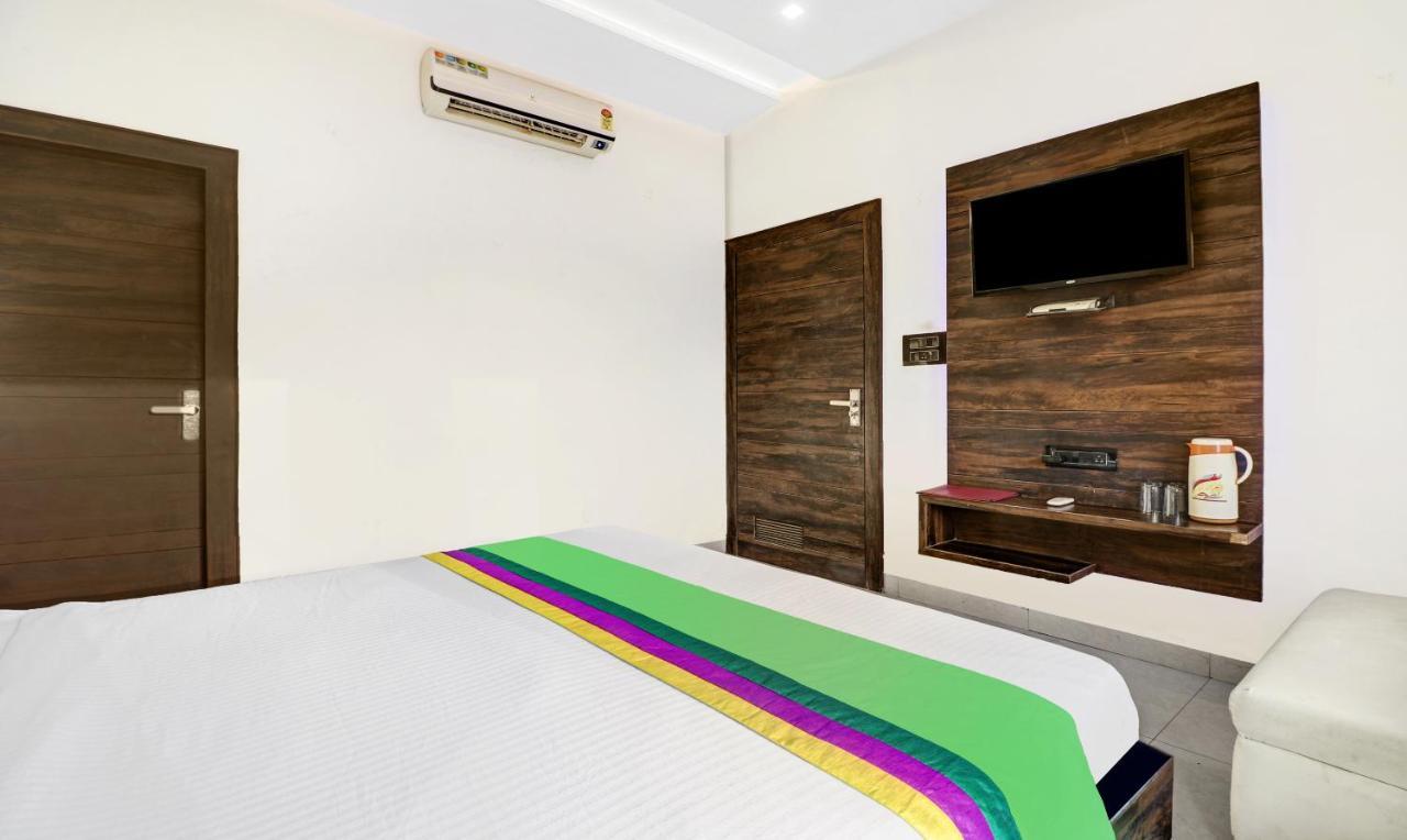Itsy Hotels Anjali Mahal 500, Mtrs From Mathura Railway Station 외부 사진